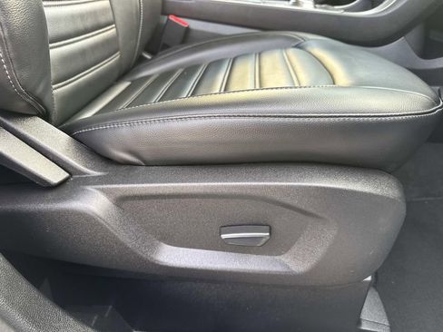 Used 2024 Ford Edge SEL image 12