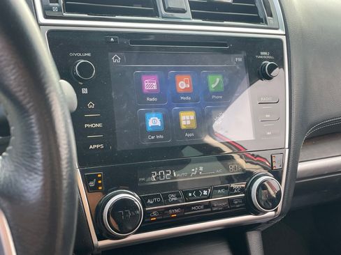 Used 2018 Subaru Outback 2.5i Limited image 7