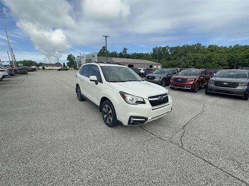 Used 2018 Subaru Forester 2.5i Limited AWD/4WD image 9