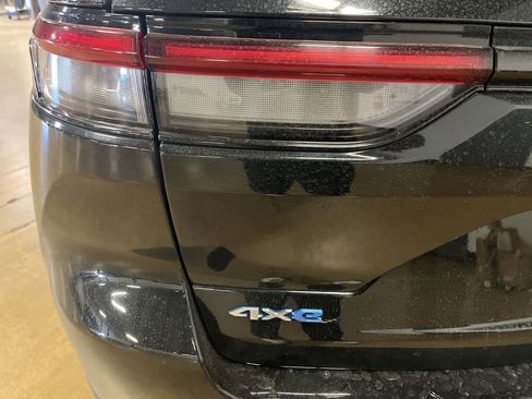 Used 2024 Jeep Grand Cherokee Limited 4xe image 11