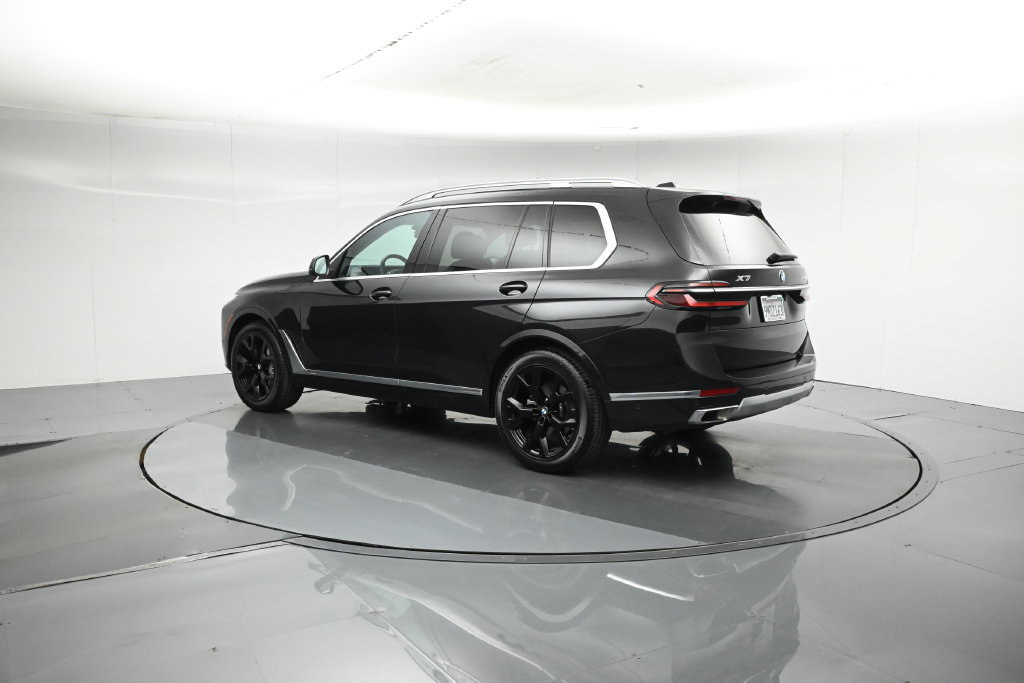 Used 2024 BMW X7 xDrive40i w/ Premium Package AWD/4WD image 7