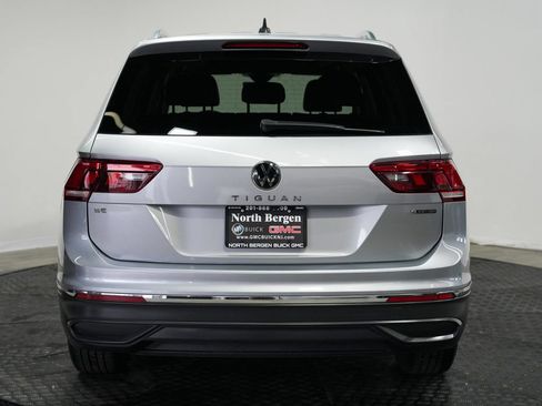 Used 2023 Volkswagen Tiguan SE w/ Panoramic Sunroof Package AWD/4WD image 7
