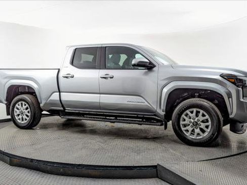 Used 2024 Toyota Tacoma SR5 image 11