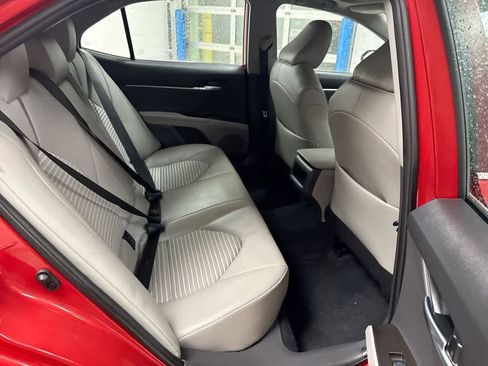 Used 2022 Toyota Camry SE image 23
