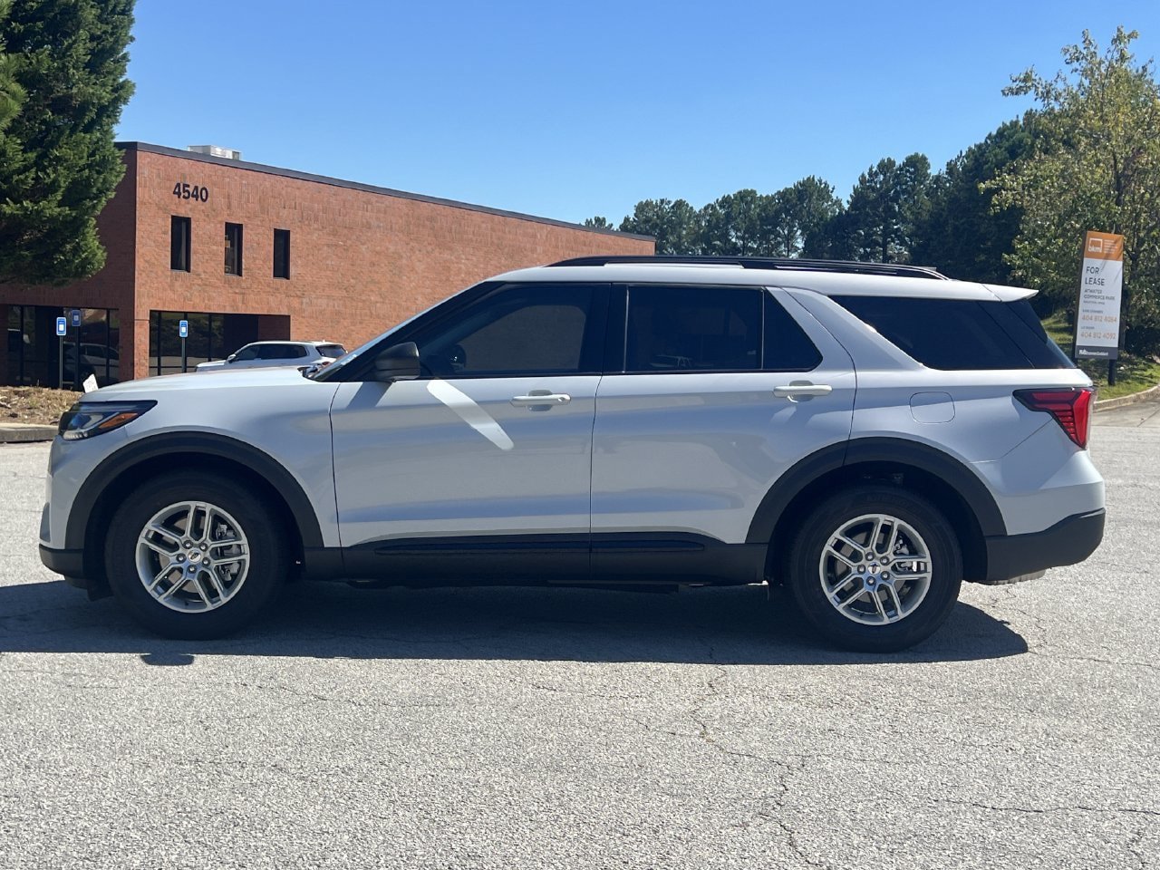 New 2026 Ford Explorer Active RWD image 20
