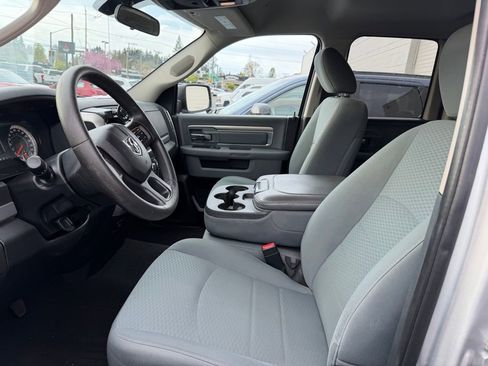 Used 2017 RAM 1500 Classic SLT image 3