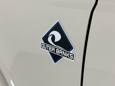 New 2025 Ford Bronco Outer Banks image 7