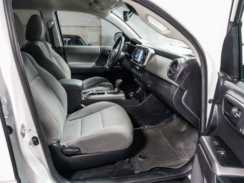Certified 2023 Toyota Tacoma SR5 AWD/4WD image 17