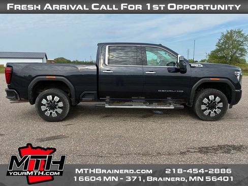 Used 2024 GMC Sierra 2500 Denali w/ Technology Package AWD/4WD image 1