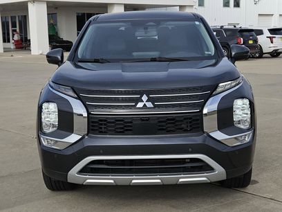 Used 2024 Mitsubishi Outlander SE