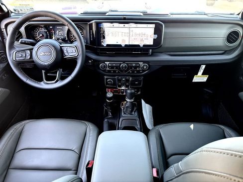 New 2026 Jeep Gladiator Mojave AWD/4WD image 9