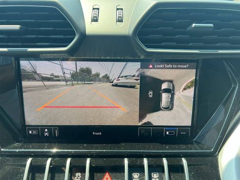 Used 2021 Lamborghini Urus AWD/4WD image 26