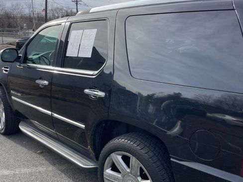 Used 2009 Cadillac Escalade AWD image 10