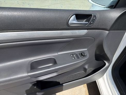 Used 2008 Volkswagen R32 AWD/4WD image 15