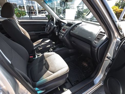Used 2012 Kia Soul FWD image 17