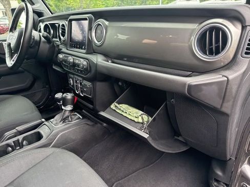 Certified 2021 Jeep Wrangler Unlimited Sahara image 29