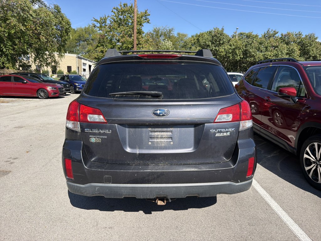 Used 2010 Subaru Outback 2.5i Limited w/ Popular Equipment Group 2C AWD/4WD image 7