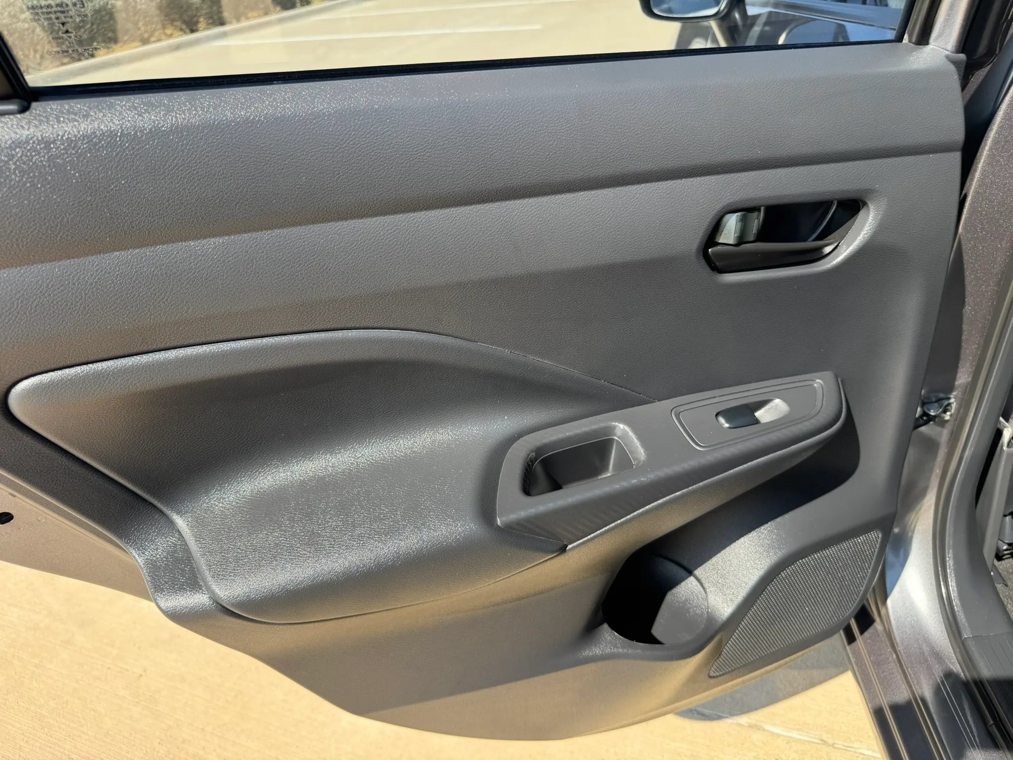 Used 2021 Nissan Versa S FWD image 22