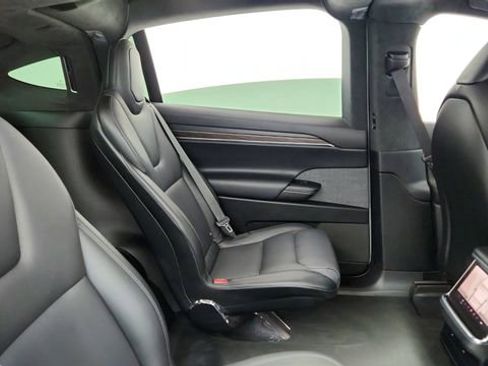 Used 2023 Tesla Model X image 23