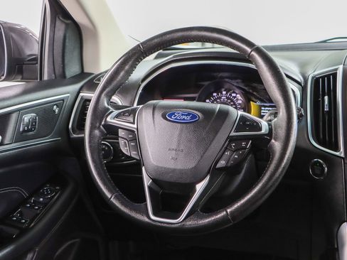 Used 2019 Ford Edge Titanium image 12