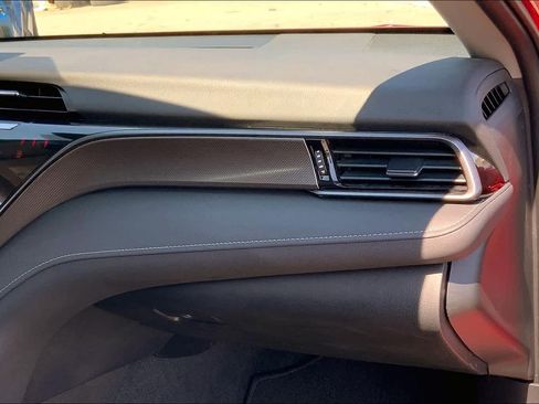 Used 2019 Toyota Camry XSE FWD image 19