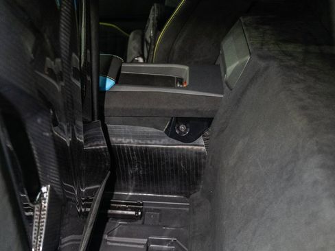 Used 2023 Lamborghini Huracan STO image 23