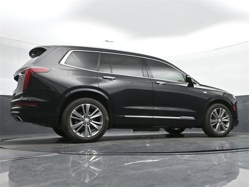 Used 2023 Cadillac XT6 Premium Luxury image 12