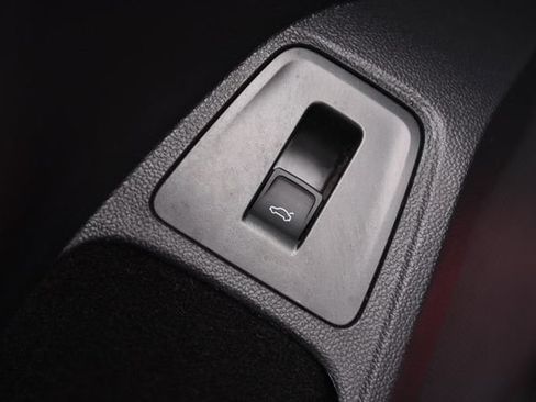 Certified 2024 Volkswagen Tiguan SE AWD/4WD image 9