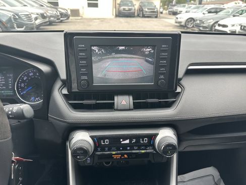 Used 2019 Toyota RAV4 LE AWD/4WD image 9