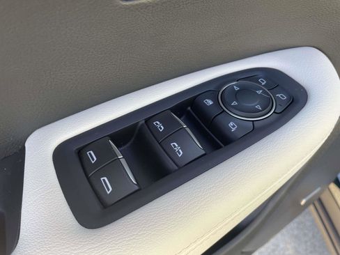 Used 2024 Cadillac XT6 Sport w/ Technology Package image 13