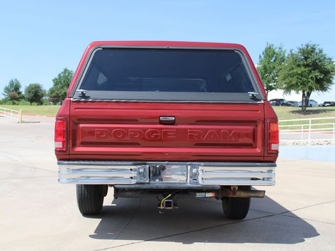 Used 1993 Dodge D/W Truck 250 RWD image 12