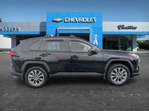 Used 2025 Toyota RAV4 XLE Premium image 4
