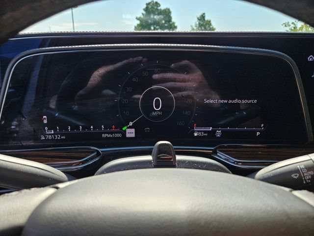 Used 2023 Cadillac Escalade Premium Luxury AWD/4WD image 28
