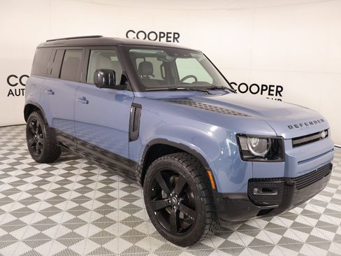 Used 2025 Land Rover Defender 110 X-Dynamic SE AWD/4WD image 2