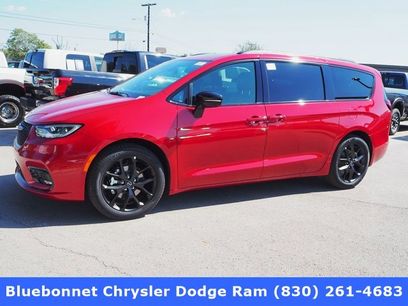 New 2026 Chrysler Pacifica Limited