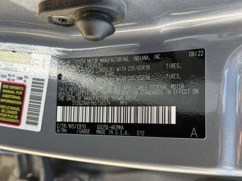 Used 2022 Toyota Highlander XLE FWD image 36