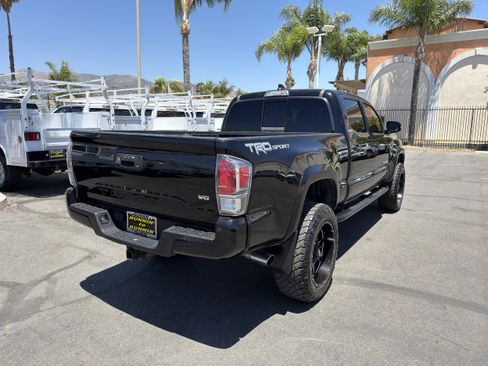 Used 2021 Toyota Tacoma TRD Sport w/ Technology Package RWD image 8