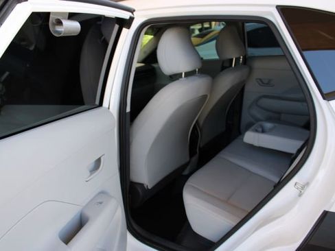 Used 2025 Hyundai Kona SEL FWD image 25