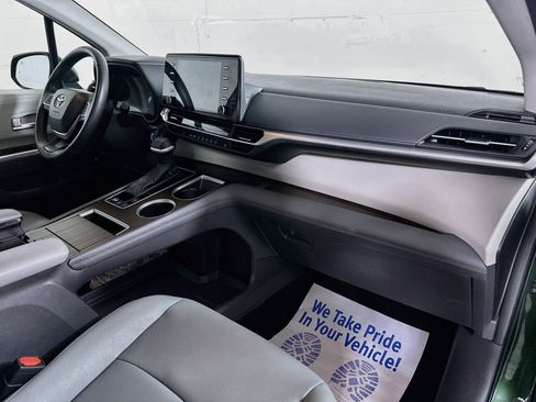Certified 2024 Toyota Sienna XLE FWD image 29