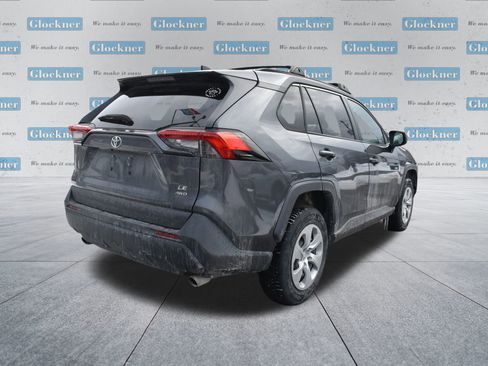 Used 2021 Toyota RAV4 LE image 7