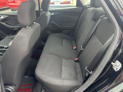 Used 2018 Ford Focus SE FWD image 11