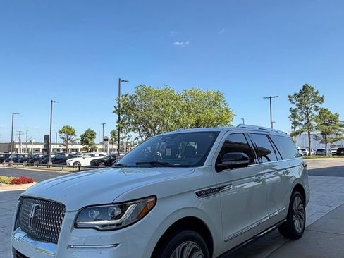 Used 2024 Lincoln Navigator Reserve AWD/4WD image 1
