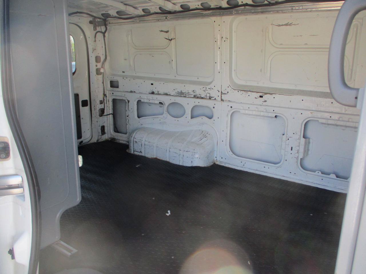 Used 2015 Nissan NV 2500 S w/ Side & Curtain Airbag Package RWD image 9