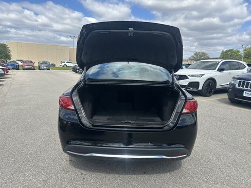 Used 2015 Chrysler 200 Limited w/ Convenience Group FWD image 10