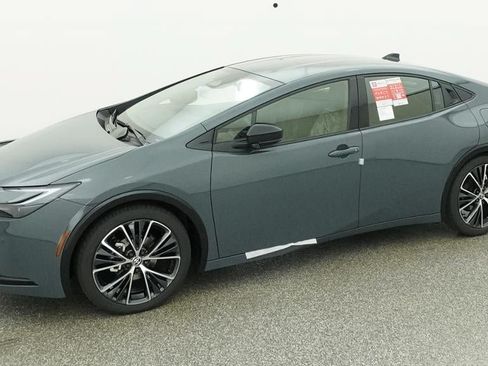 New 2026 Toyota Prius XLE FWD image 2