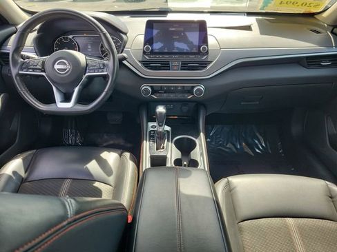 Used 2024 Nissan Altima 2.5 SR FWD image 13