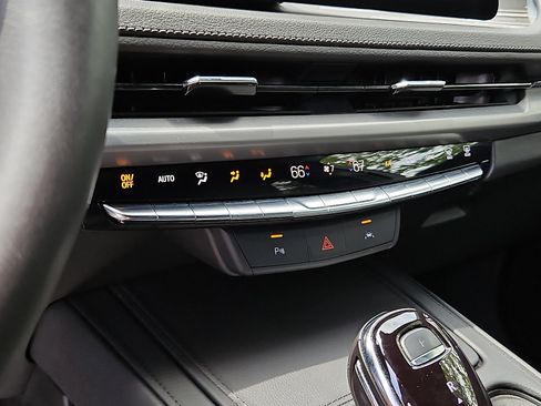 Certified 2025 Cadillac XT4 Premium Luxury AWD/4WD image 15