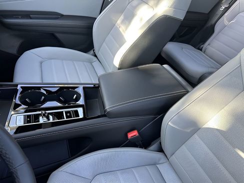 New 2026 Volkswagen Atlas Cross Sport SEL R-Line AWD/4WD image 21