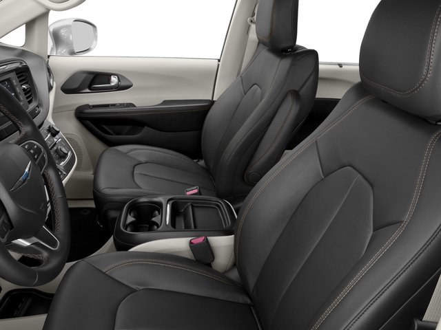 Used 2017 Chrysler Pacifica Touring-L Plus w/ Advanced Safetytec Group FWD image 12