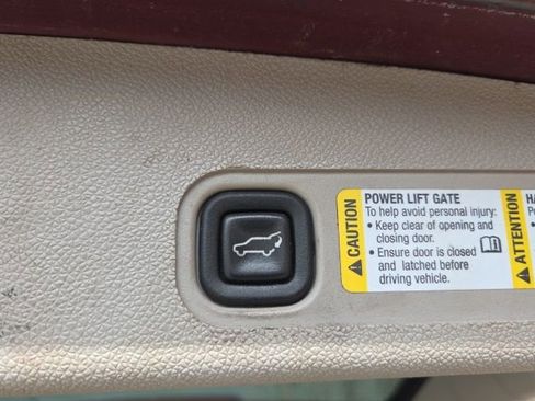 Used 2008 Chevrolet Suburban LT image 14